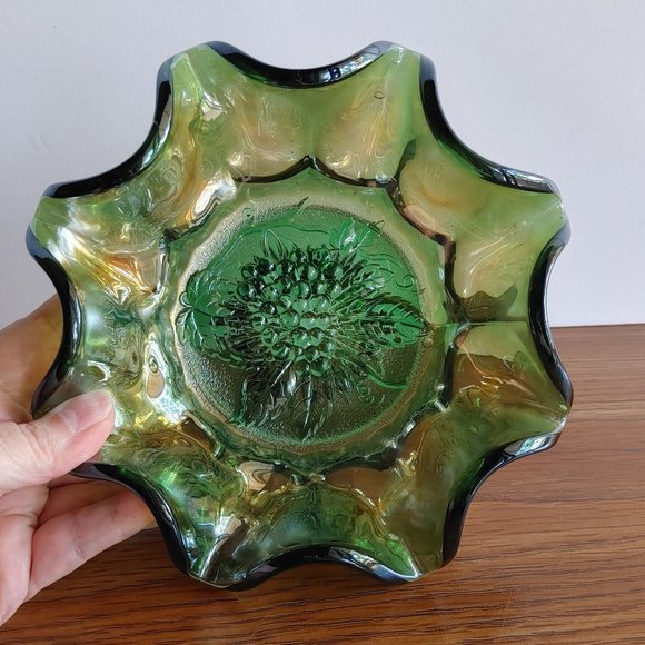 Vintage Imperial Carnival Glass Ruffled Bowl in Heavy Grape Pattern Green - Picture 2 of 6